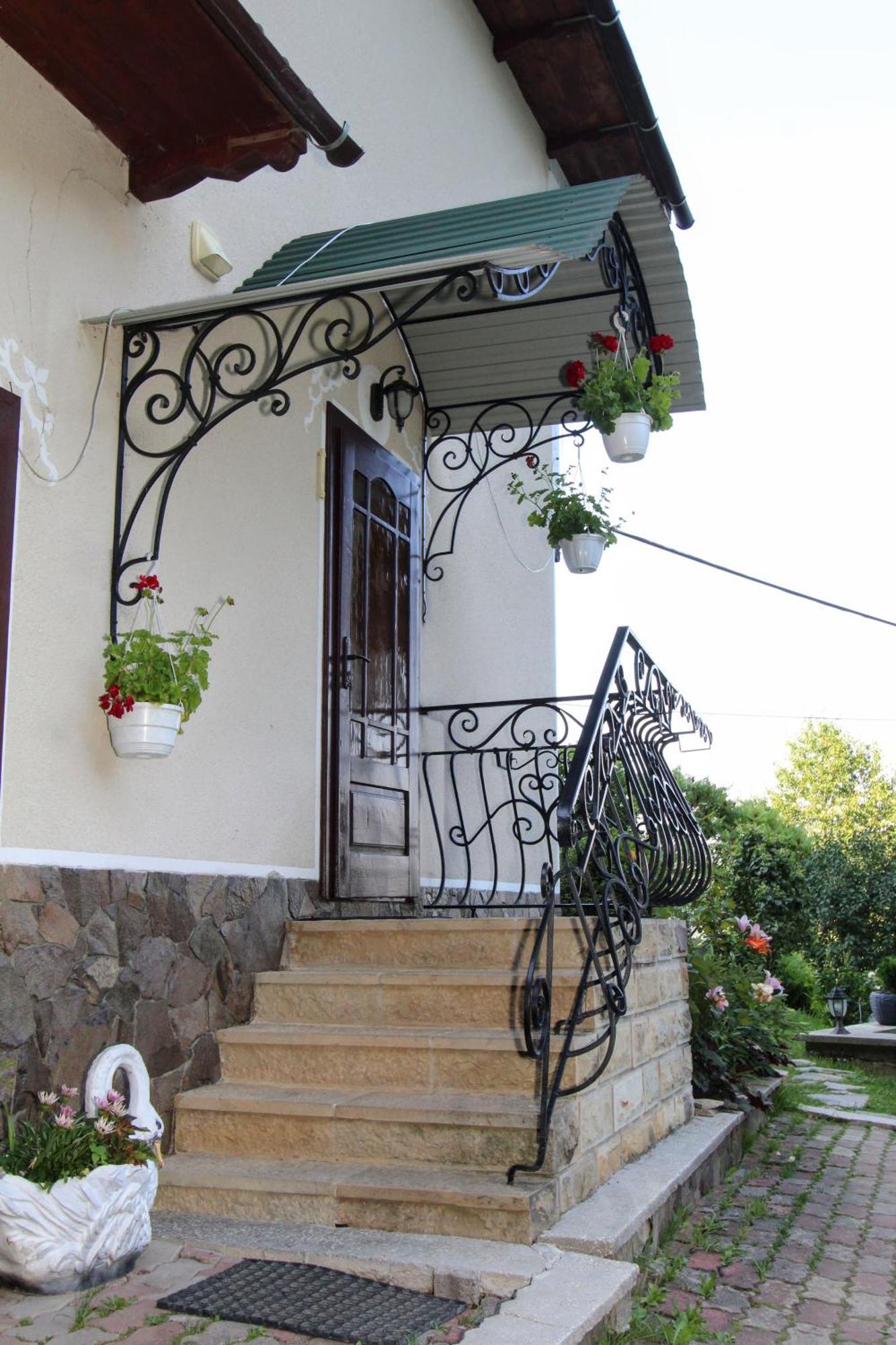 Котедж "Красний Краєвид" Yaremtche Extérieur photo